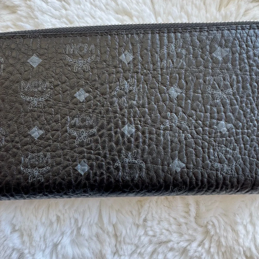 MCM Textured Black Zip Wallet - Picture 3 of 5